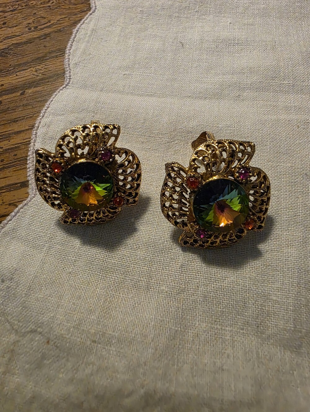Vintage Vibrant Watermelon Rivoli Glass Rhinestones Clip-on Earrings 1950's